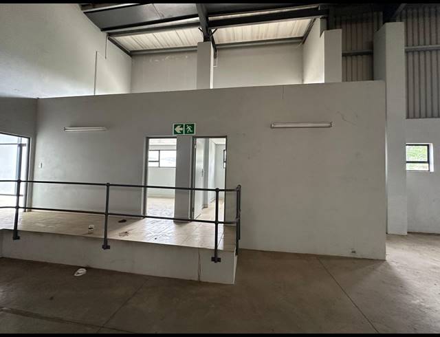 2,145M² WAREHOUSE TO LET IN COSMO BUSINESS PARK